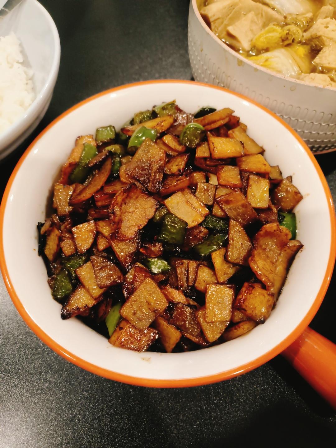 五花肉干煎土豆