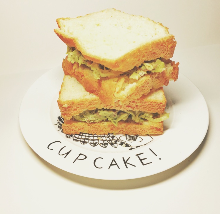 牛油果吞拿鱼三明治