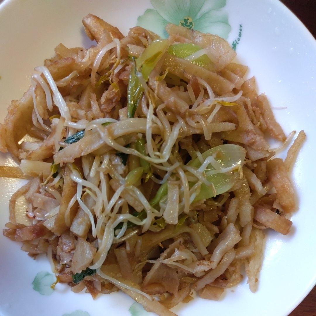 干爽的豆芽炒饼