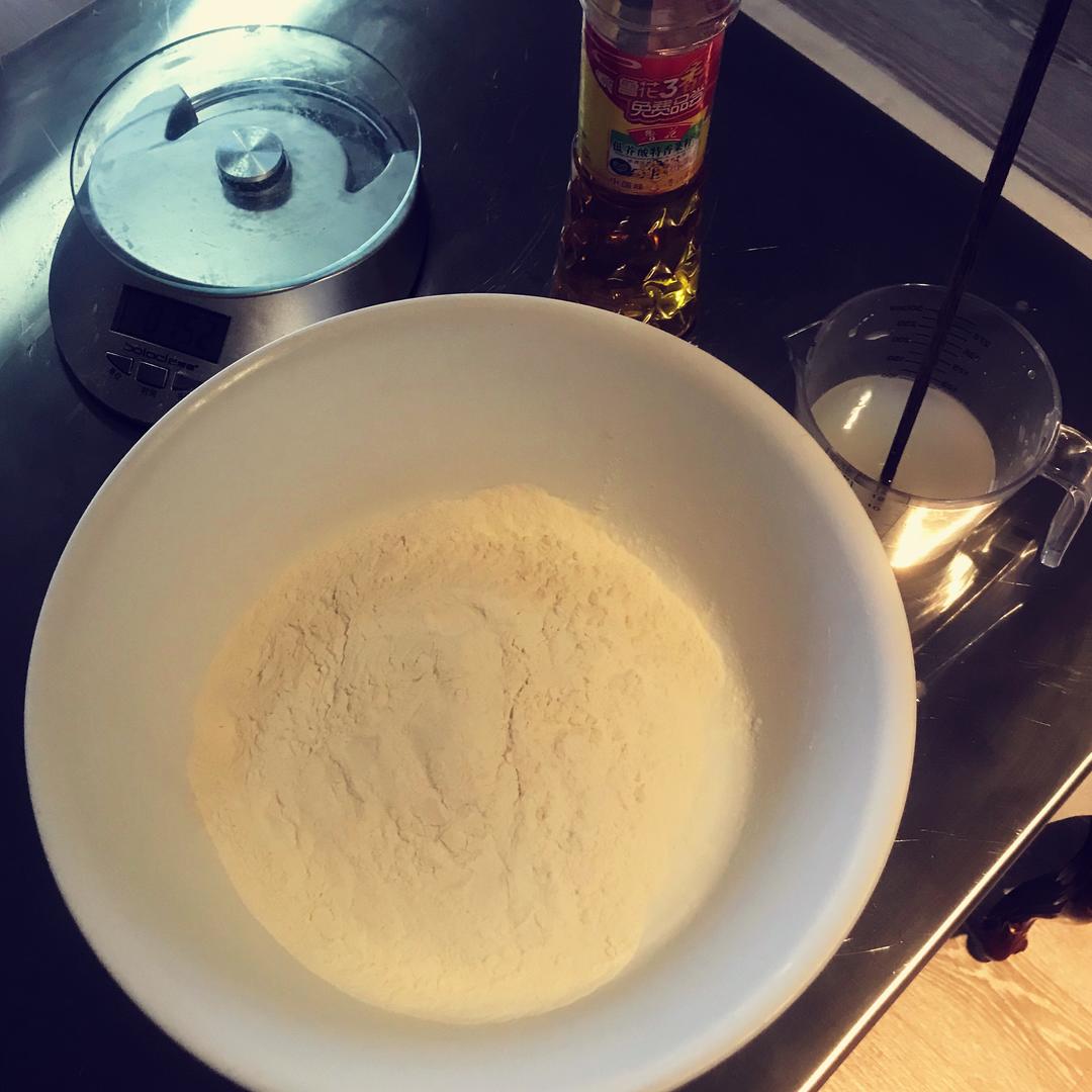 纯奶手撕吐司的做法 步骤1