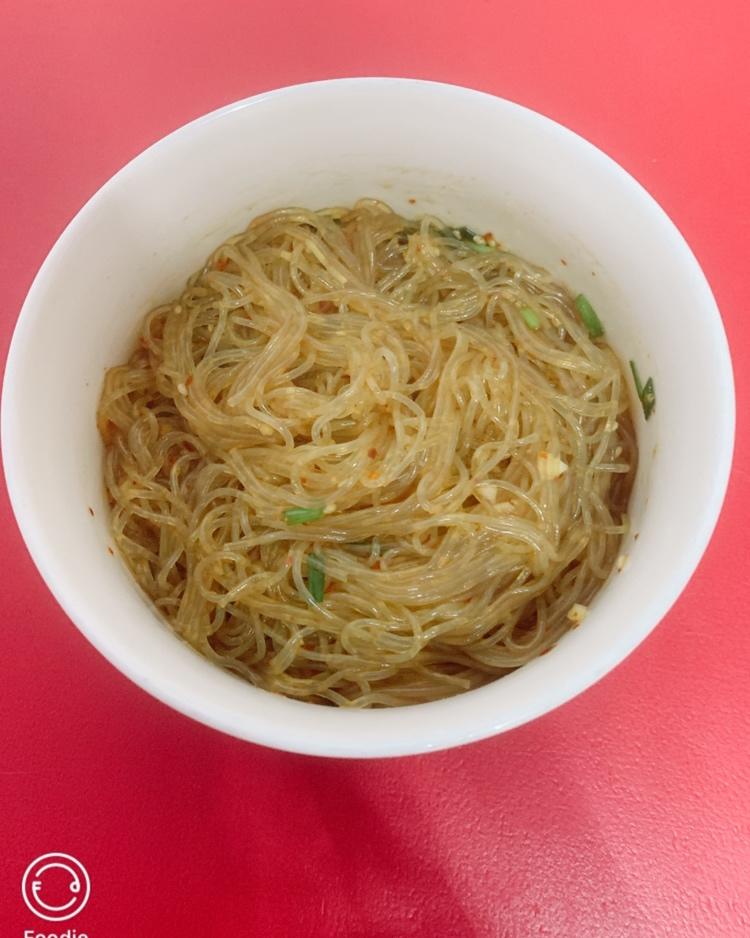 连吃3天不过瘾的凉拌酸辣粉丝