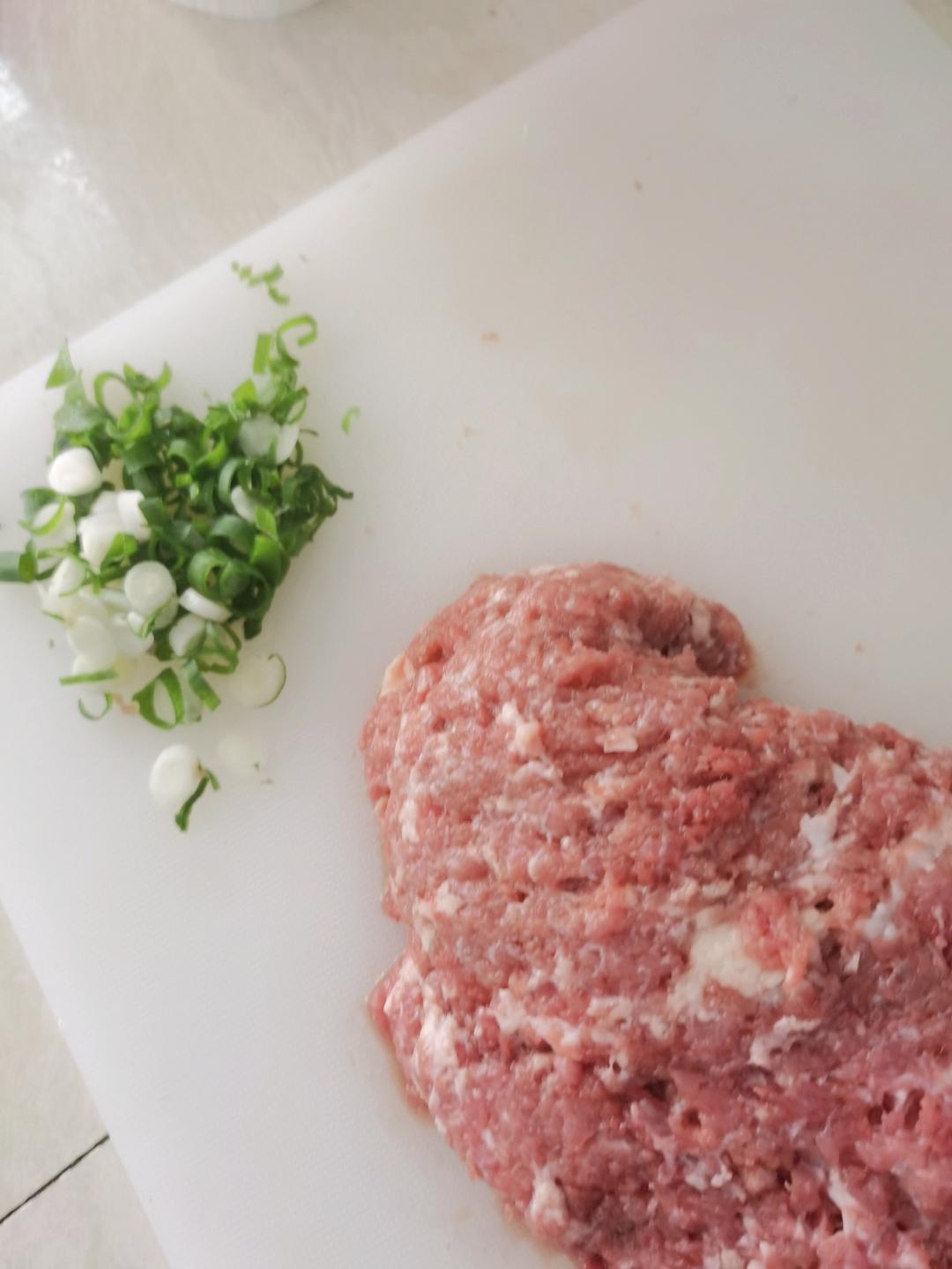 芹菜末炒牛肉