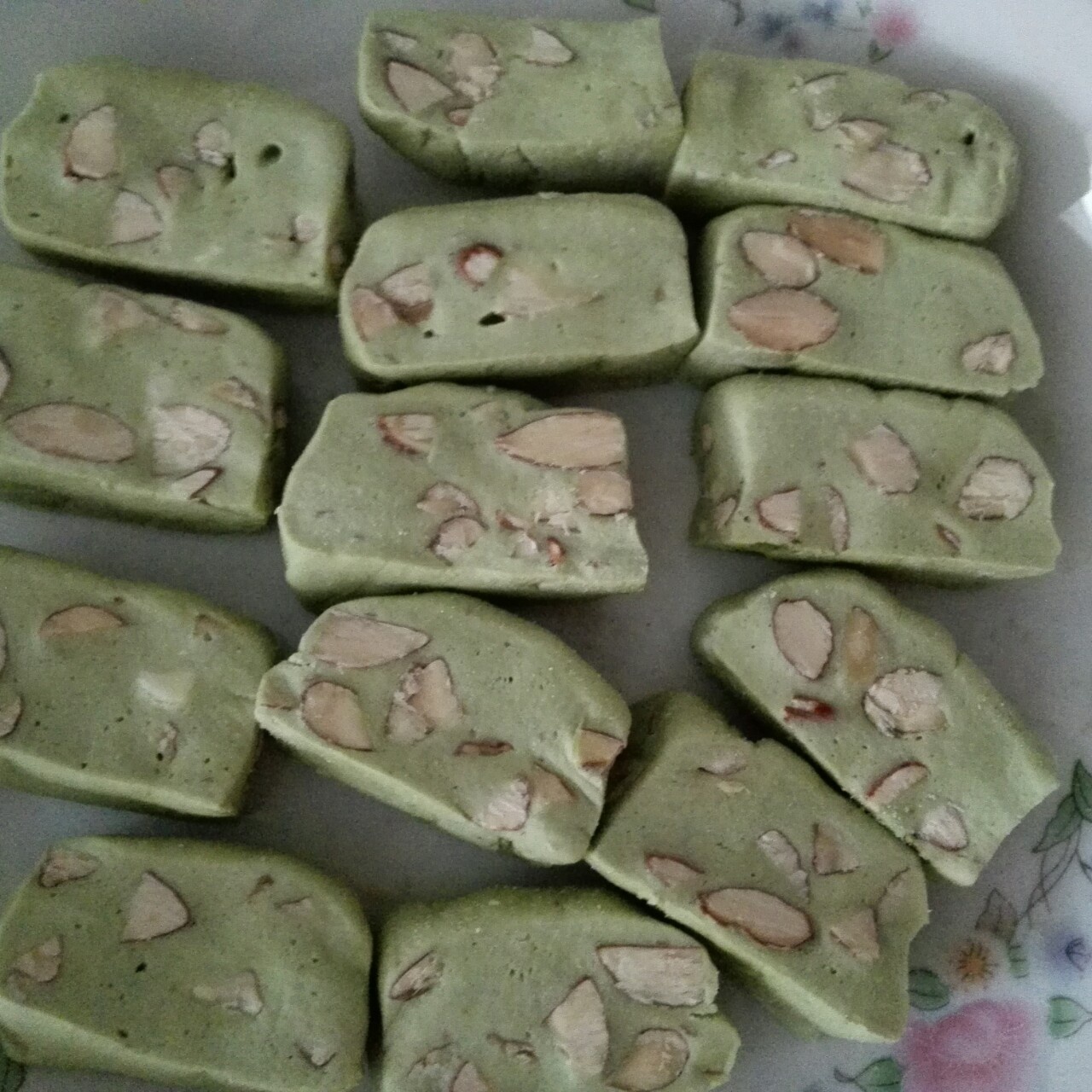抹茶杏仁牛轧糖