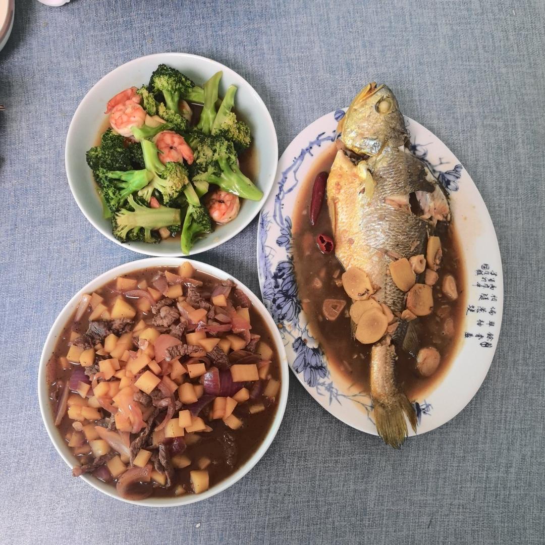 超下饭的洋葱土豆牛肉粒