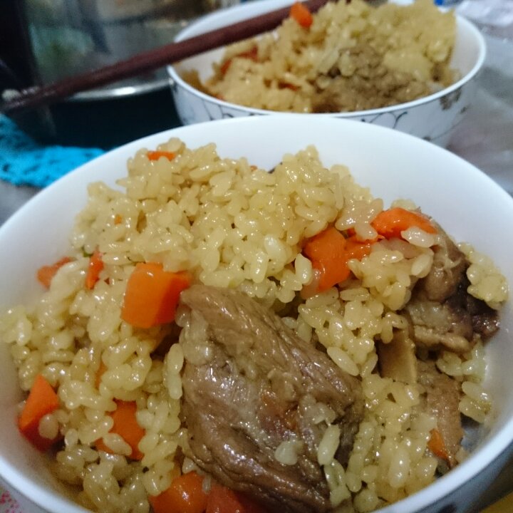 喷香排骨焖饭（爆好吃）