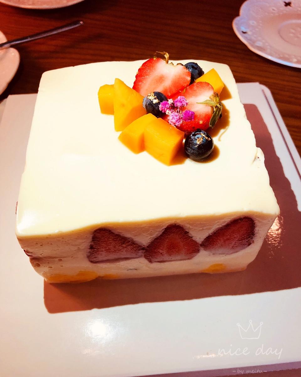 榴莲芝士慕斯蛋糕