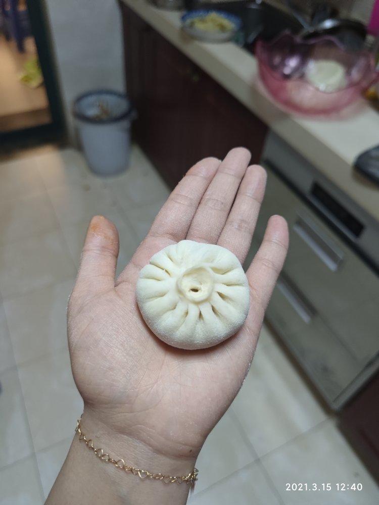 鲜嫩松软肉包子