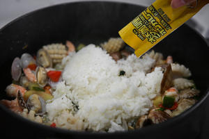 泰式咖喱海鲜炒饭的做法 步骤5