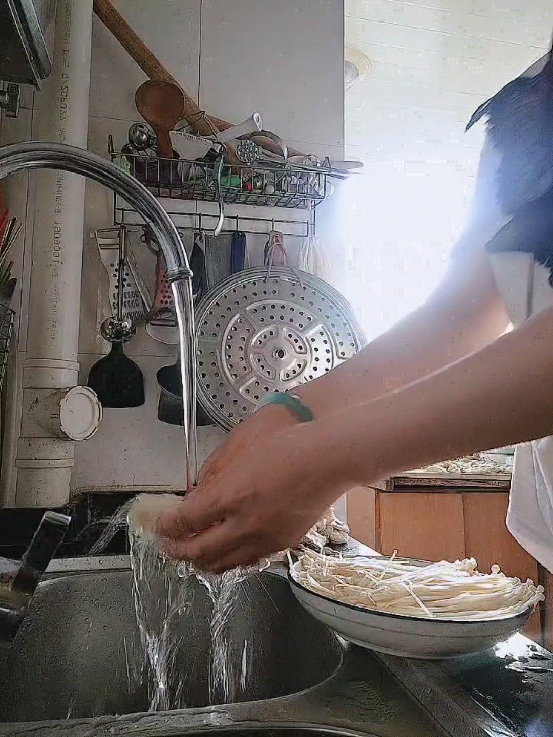 低卡菠菜拌荷包蛋的做法