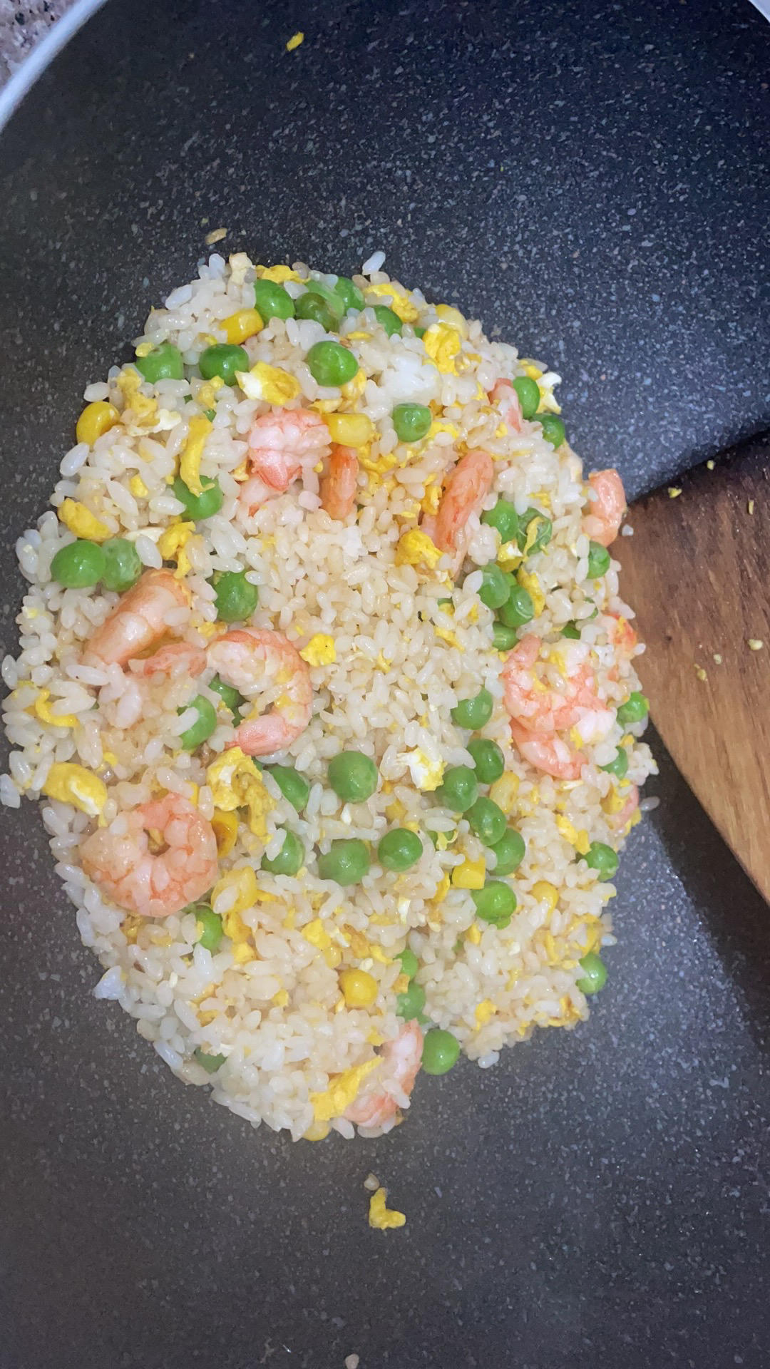 粒粒分明虾仁蛋炒饭