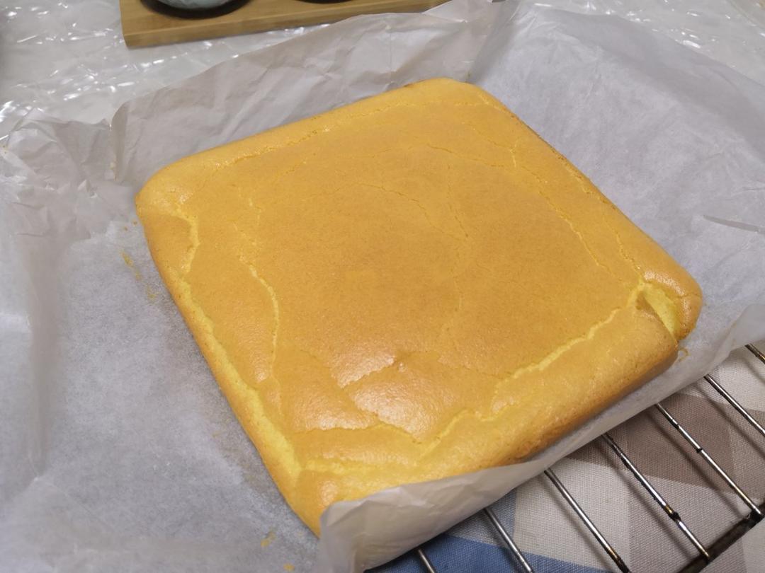 简单好做的8寸戚风蛋糕