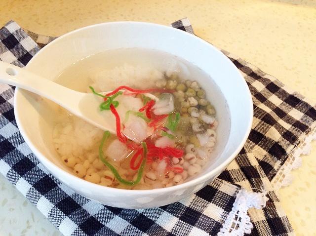 老苏州记忆中的那碗苏式绿豆汤--糯米、冬瓜糖、红绿丝的做法