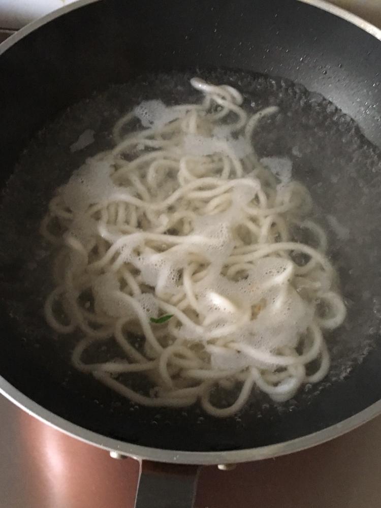 鸡汤版油菜肉末乌冬面的做法 步骤4