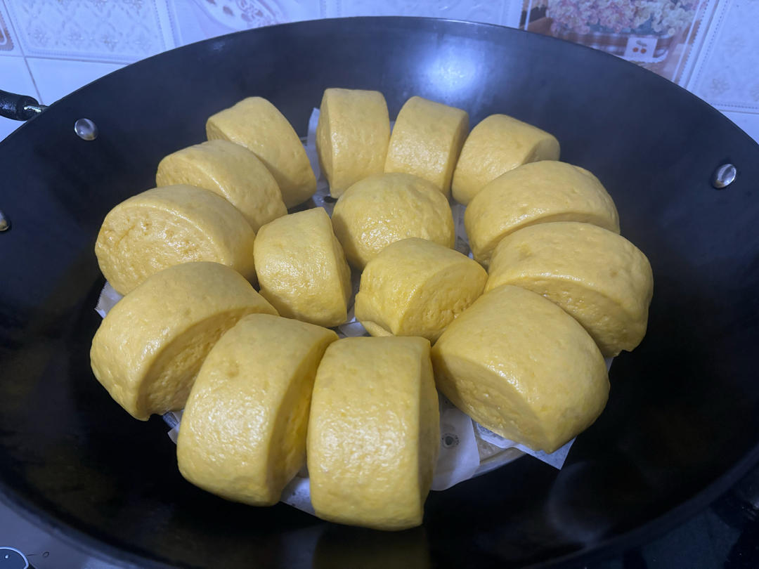 新手也可以--详解如何做出人见人爱、金黄的南瓜馒头