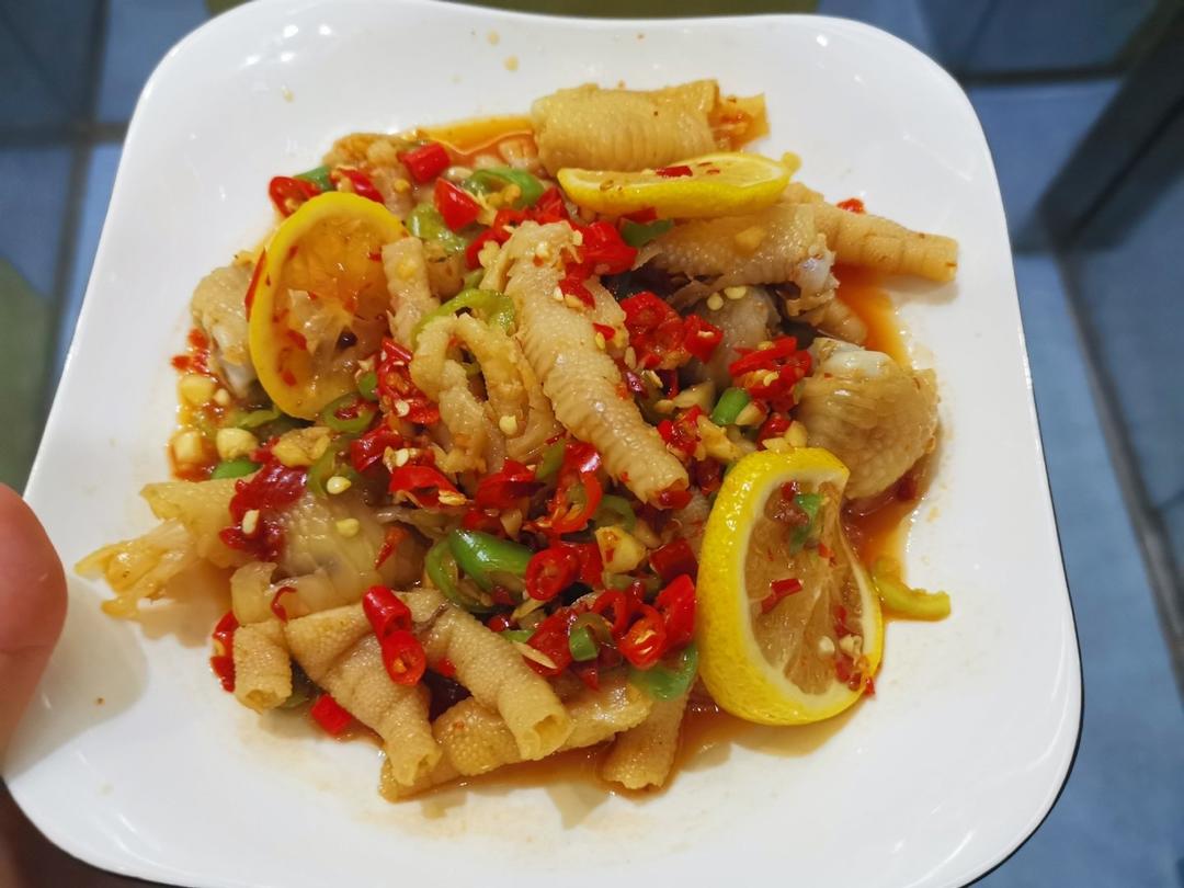 无骨酸辣鸡爪