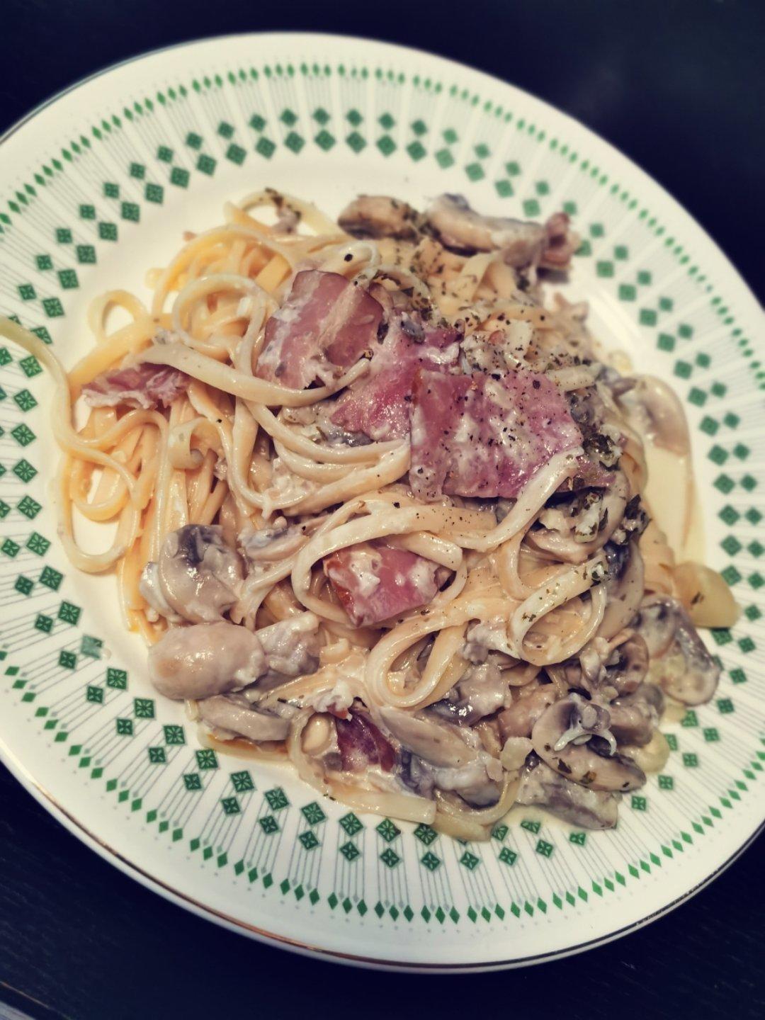 小美 奶油培根意大利面