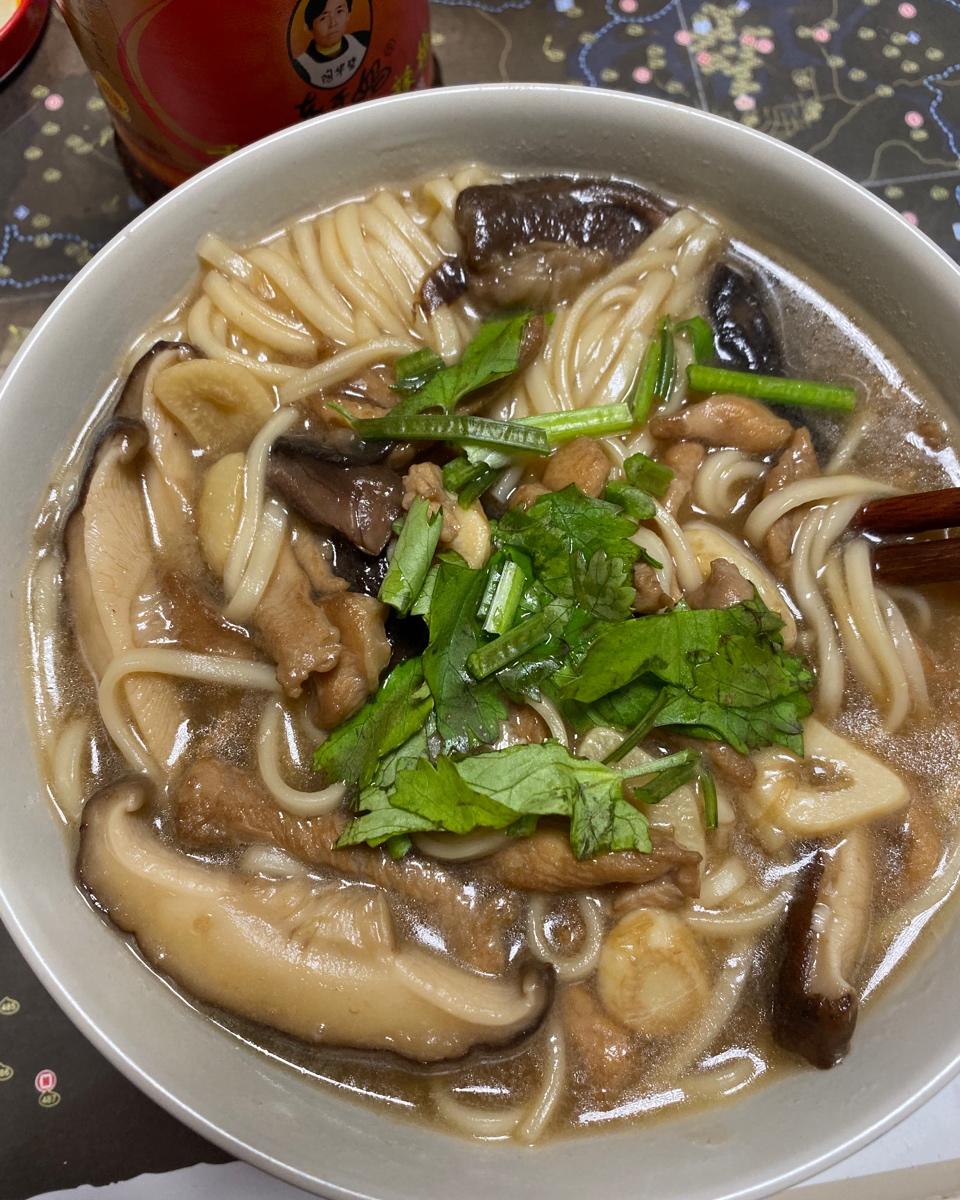 香菇鸡丝面