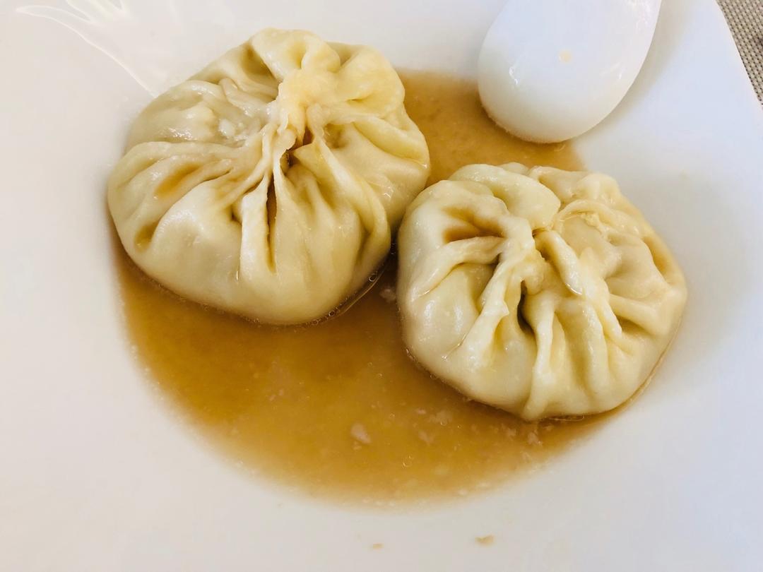 灌汤小笼包
