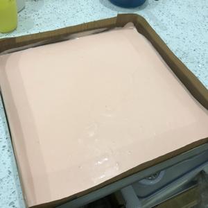 玫瑰白巧蛋糕卷的做法 步骤5
