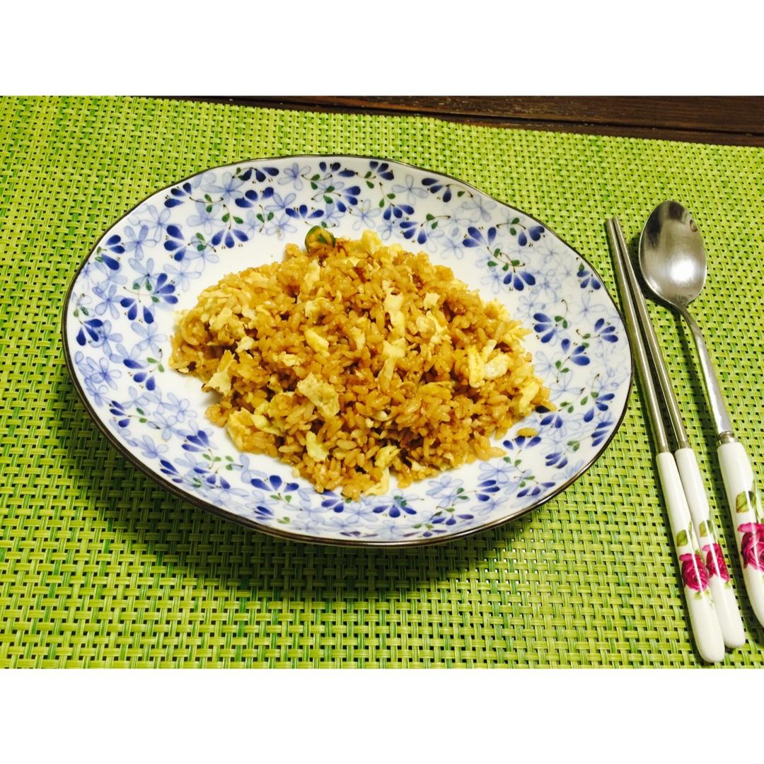 酱油炒饭(超级简单)