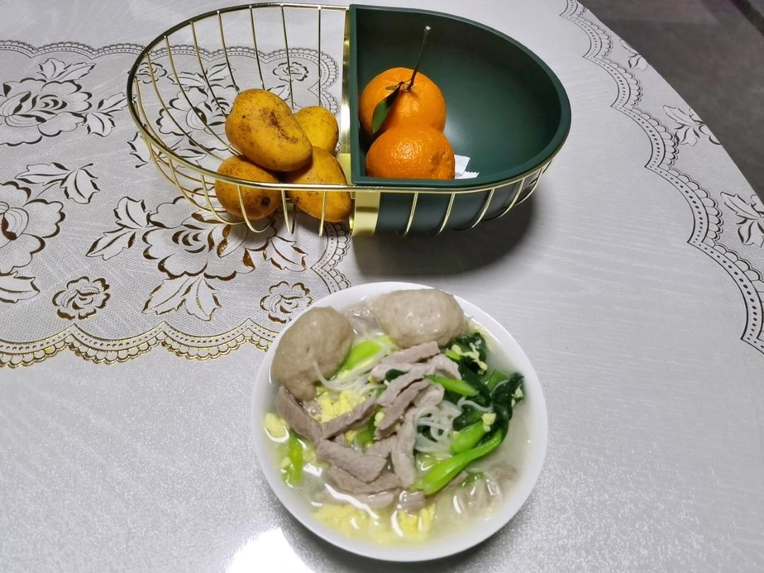 鸡蛋瘦肉汤面