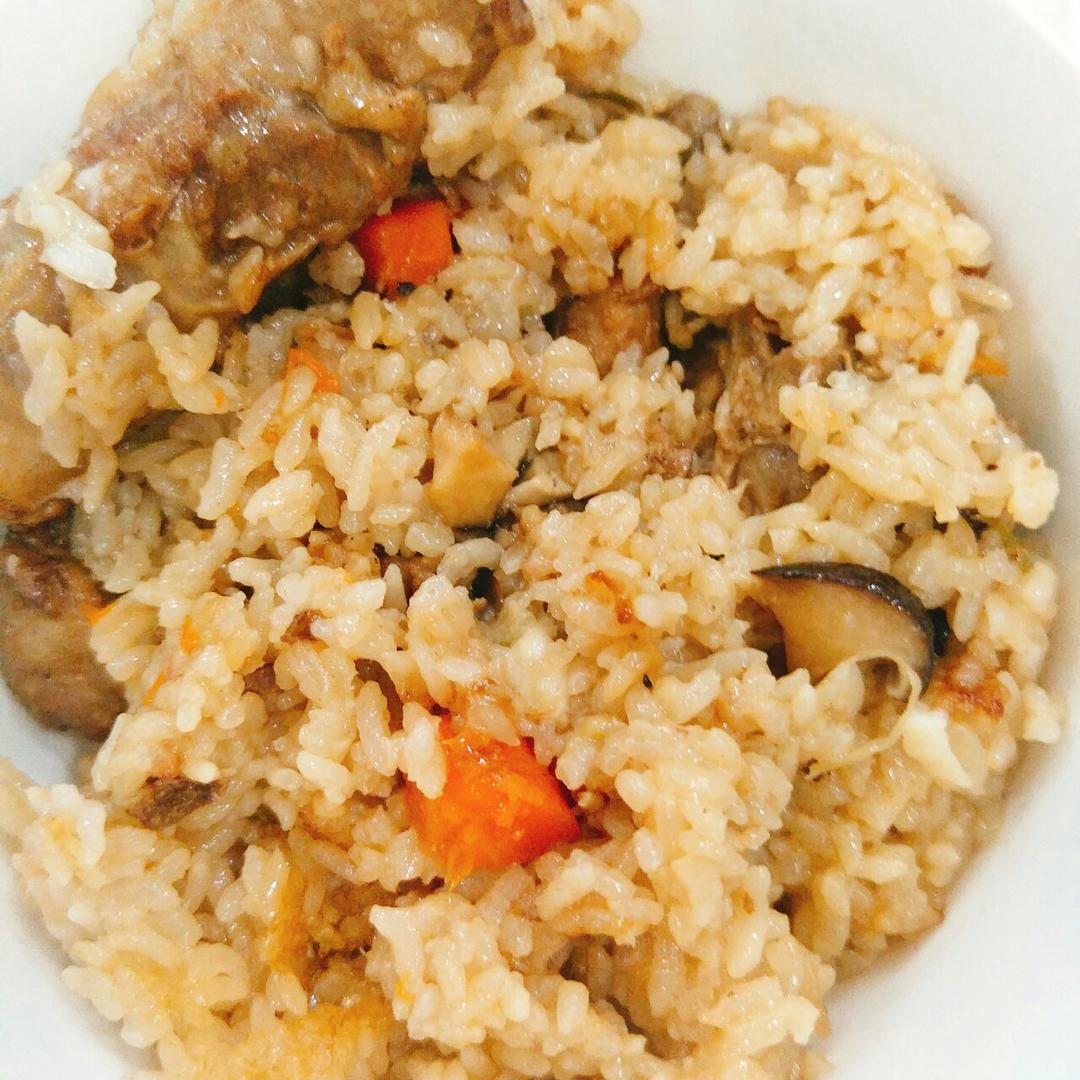 喷香排骨焖饭（爆好吃）