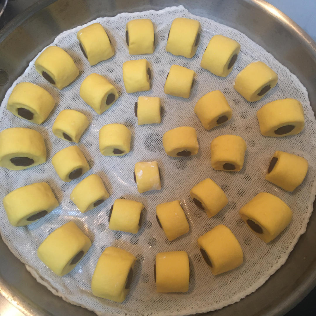 五彩奶香豆沙小馒头