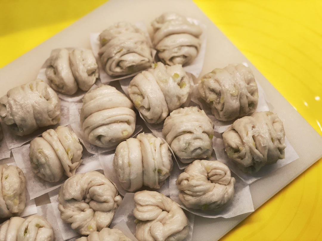 传统的葱油花卷