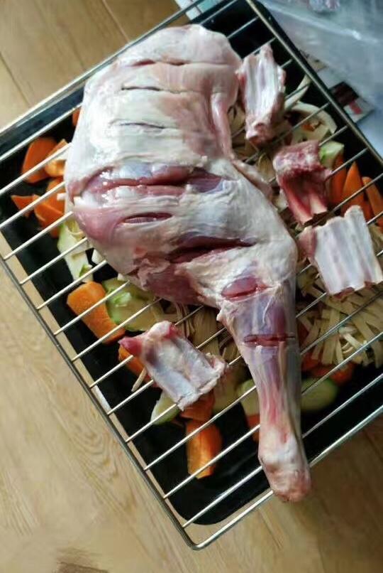 孜然蒜香烤羊腿