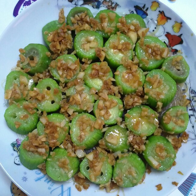 蒜蓉粉丝蒸丝瓜