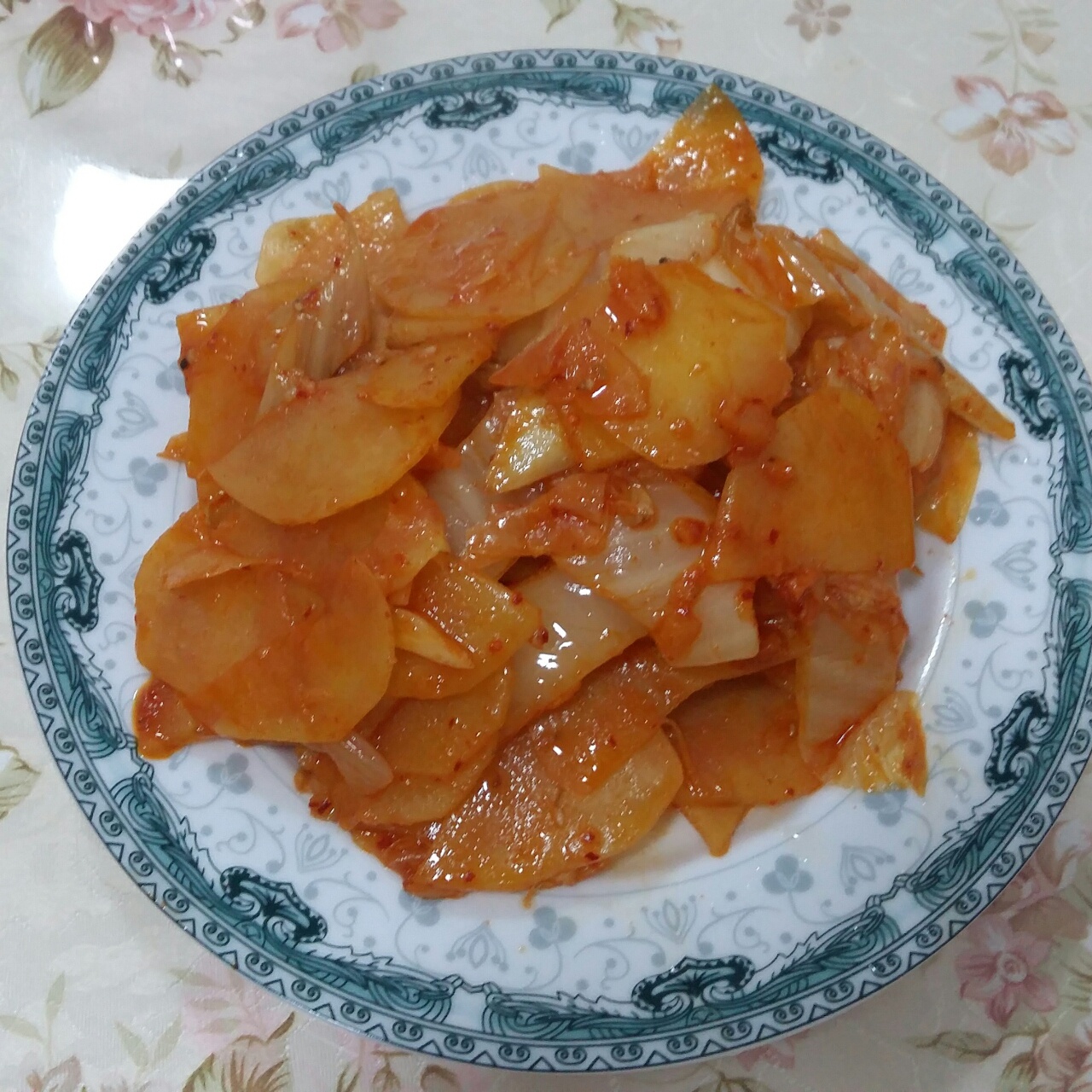 辣白菜炒土豆片