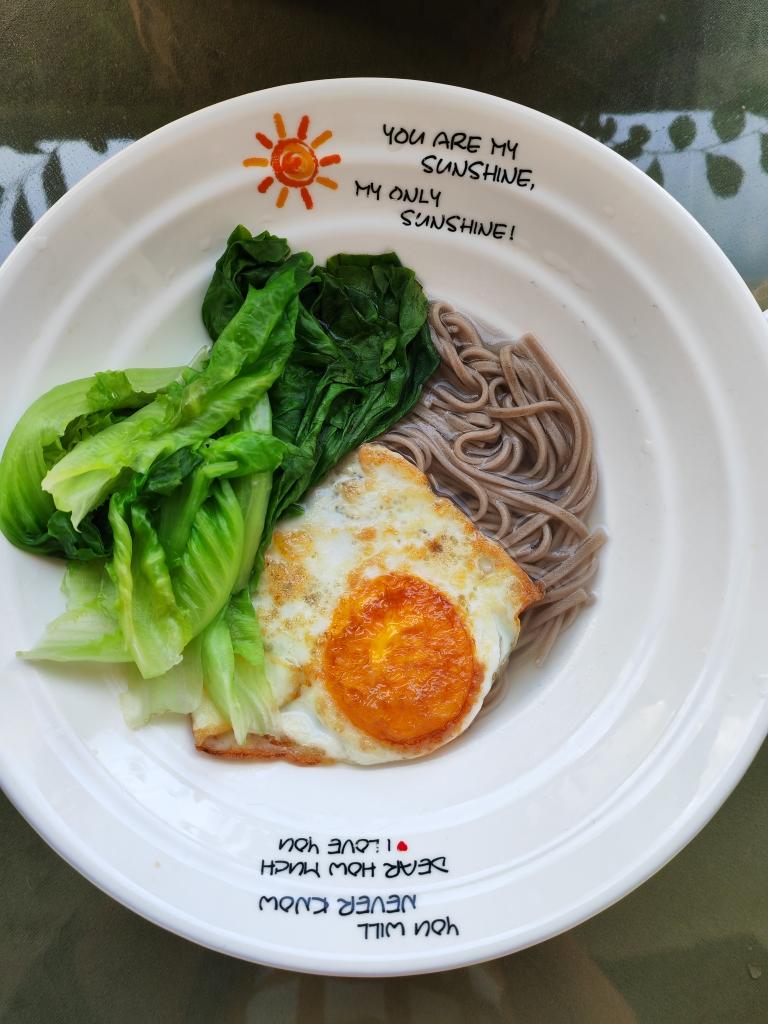 小白菜煎蛋荞麦面