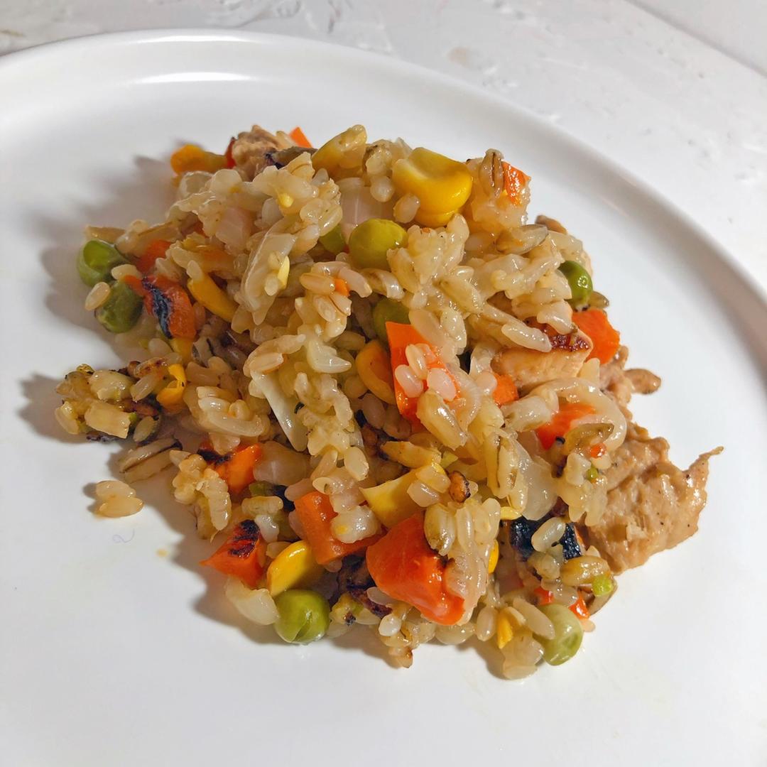 糙米鸡肉焖饭