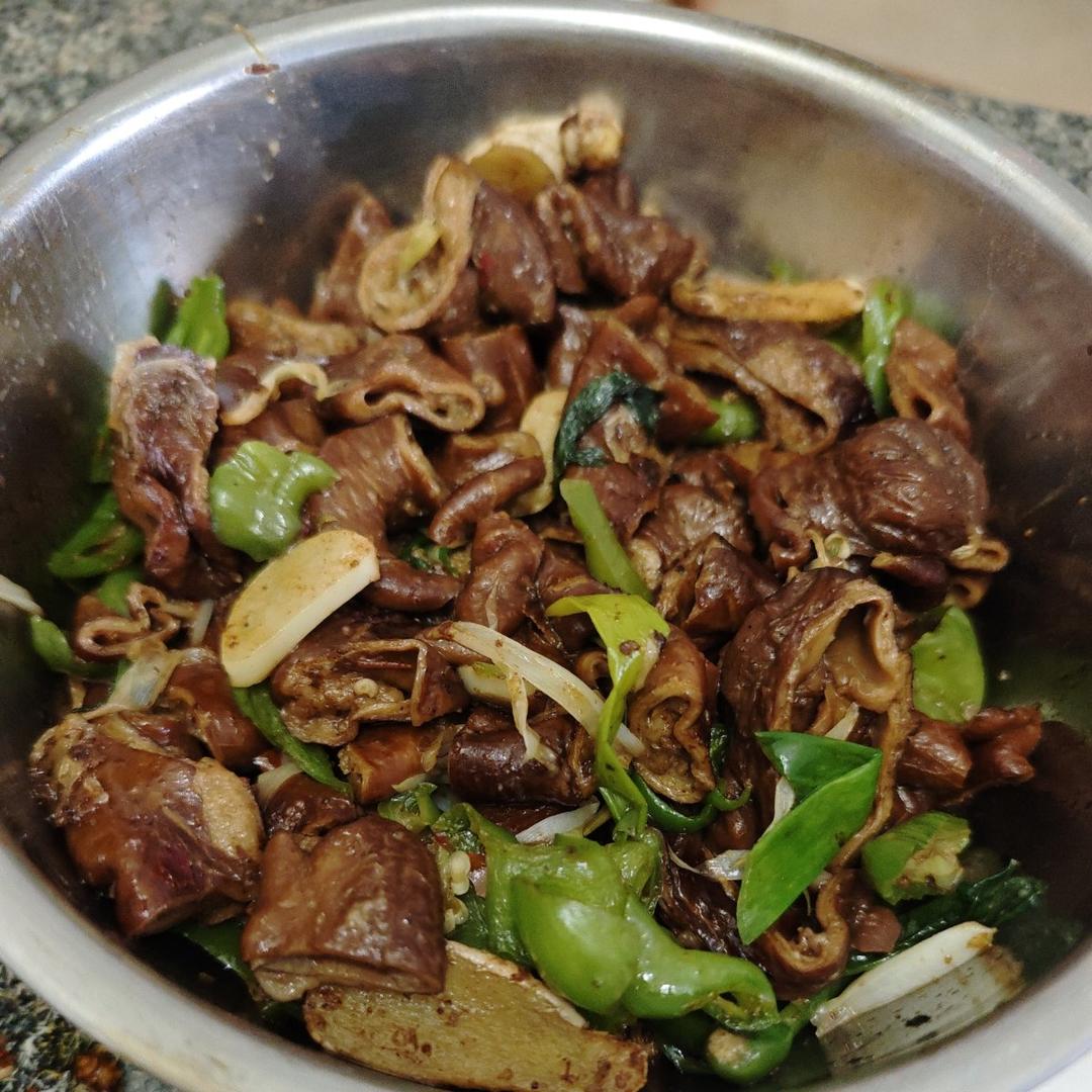 好吃到爆火爆肥肠