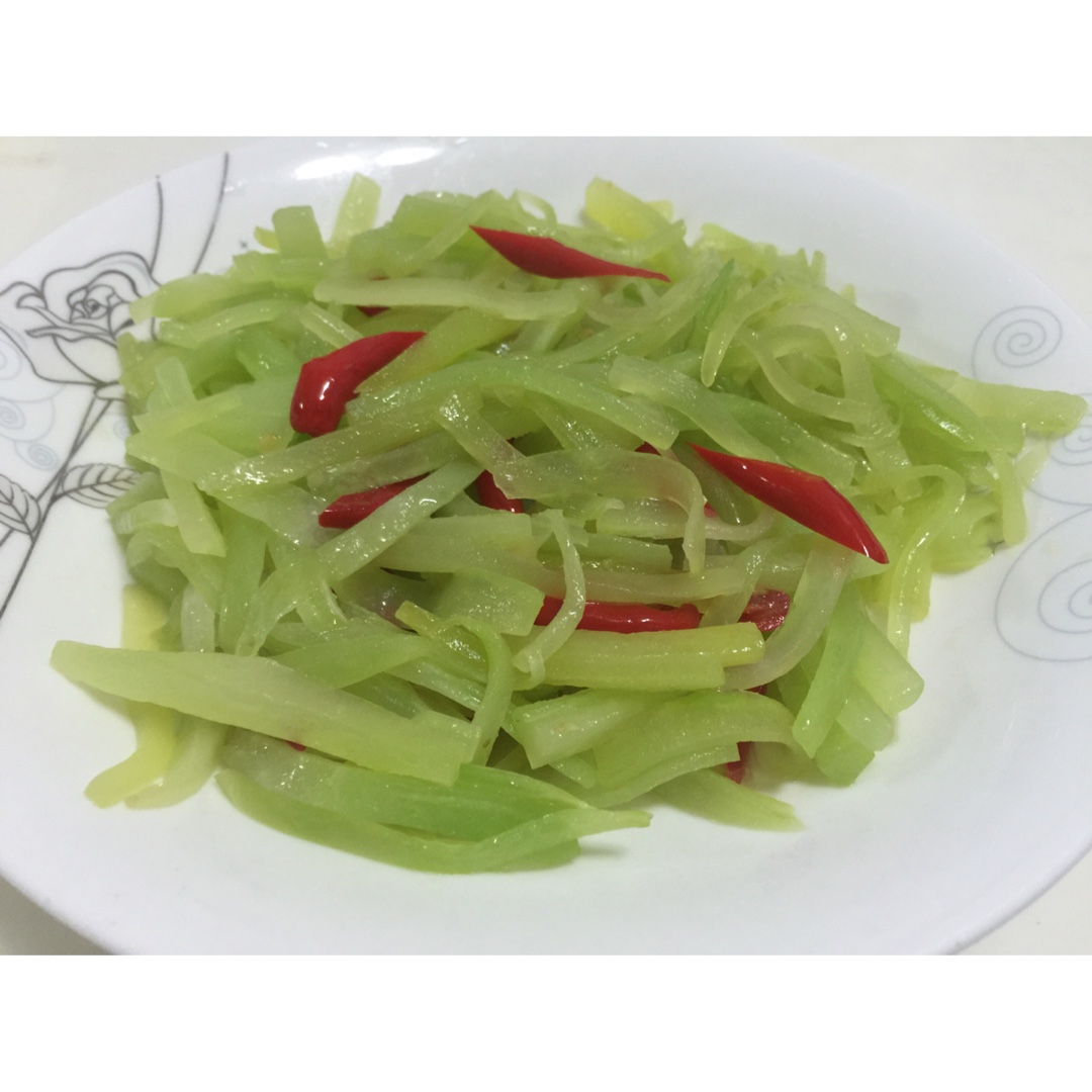 清炒莴笋丝