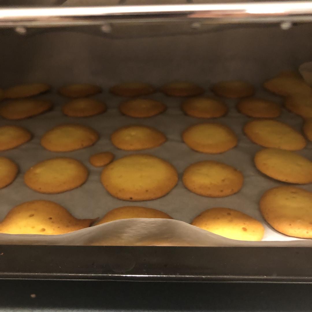 老少皆宜的蛋黄饼干
