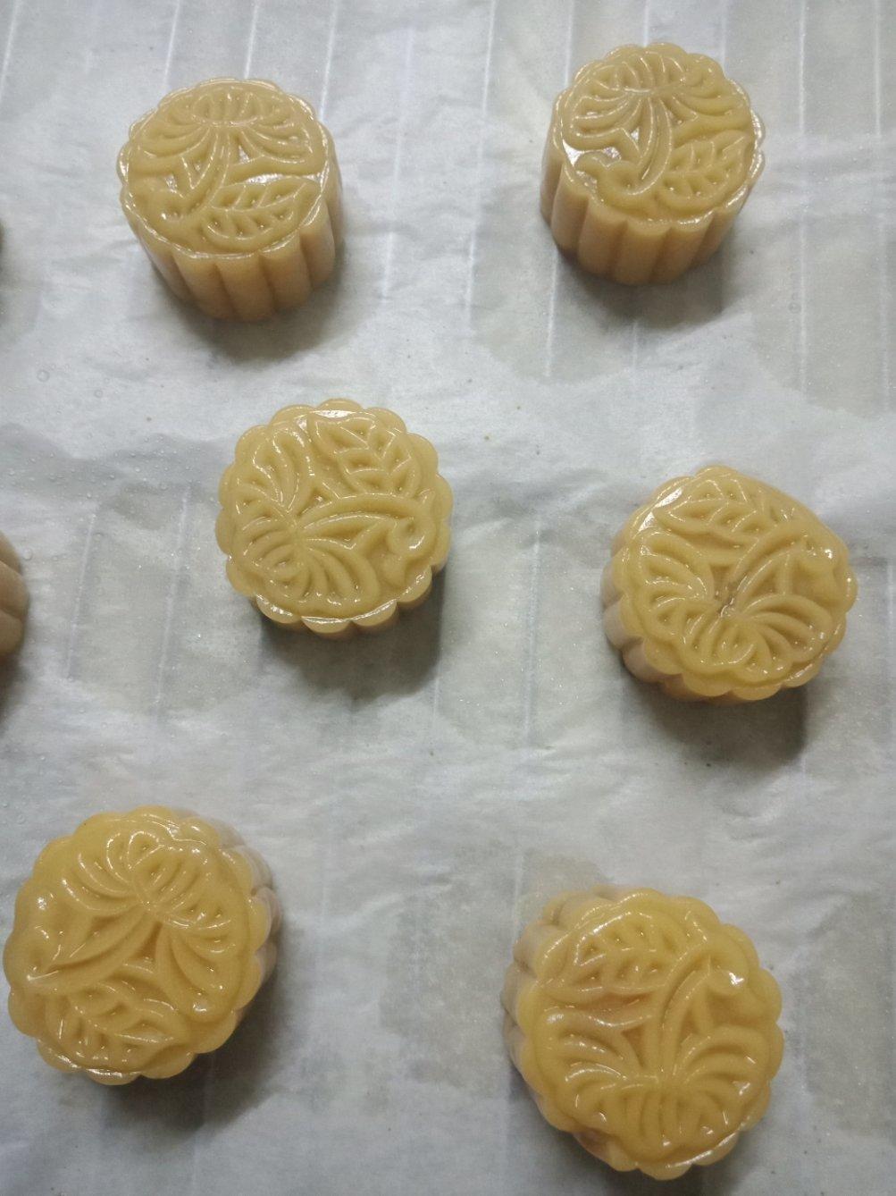 广式蛋黄莲蓉月饼