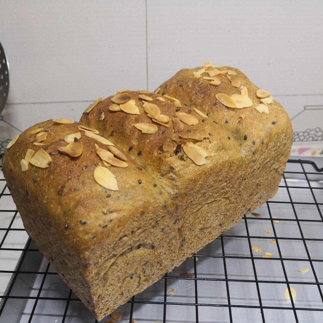 65%全麦吐司 王后粗麸/粗粒全麦粉 无奶低糖低油也可以很松软的粗粒全麦吐司