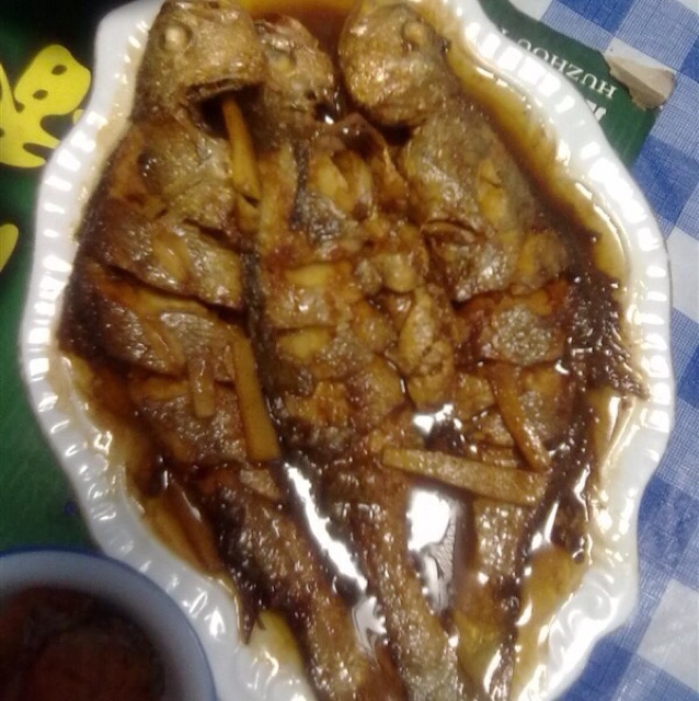 红烧黄鱼—鱼皮不破的小窍门