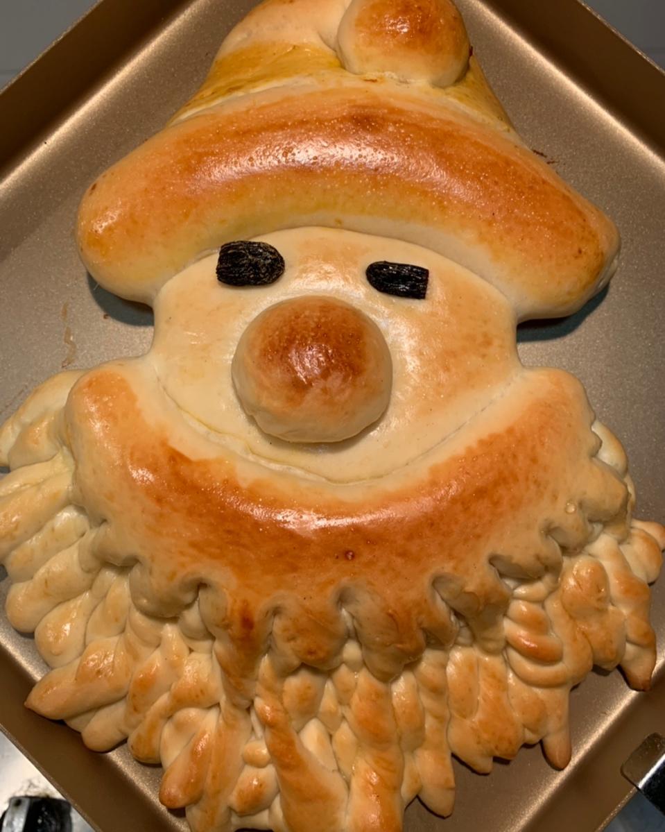 幸福的味道--做的圣诞老人面包