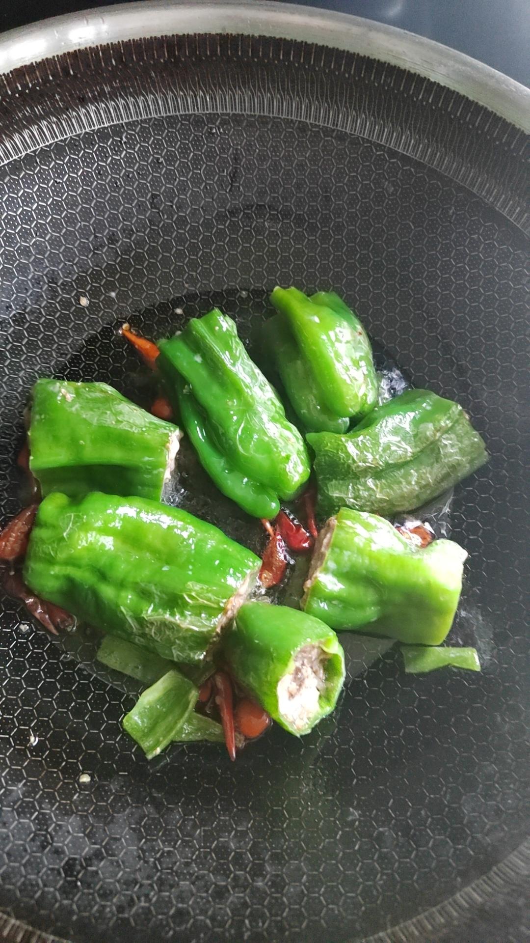肉酿虎皮青椒
