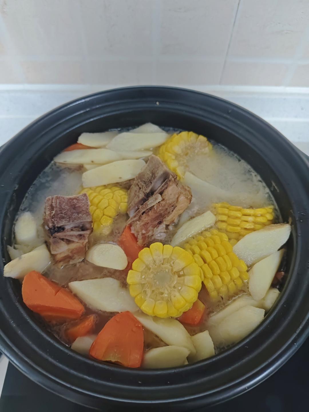 连吃三碗的玉米山药排骨汤