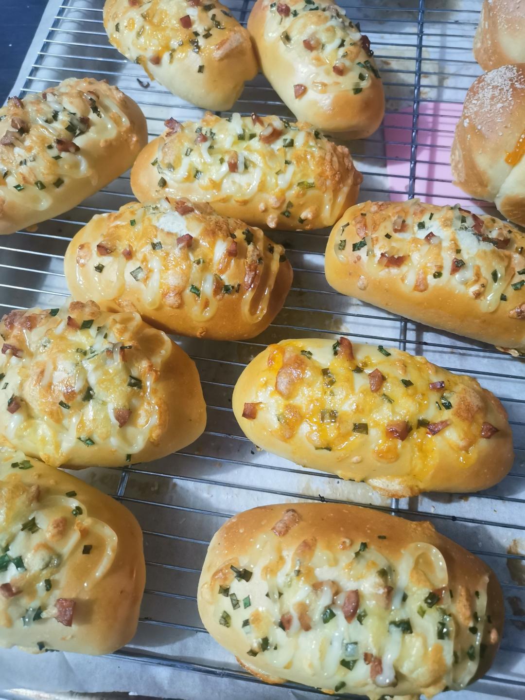 软fufu的经典肉松肠仔包