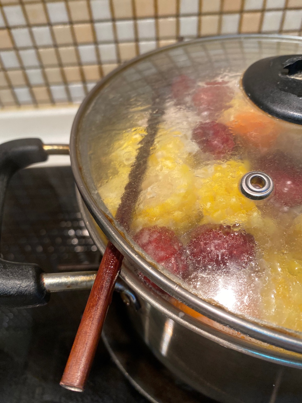 玉米胡萝卜排骨汤的做法 步骤12
