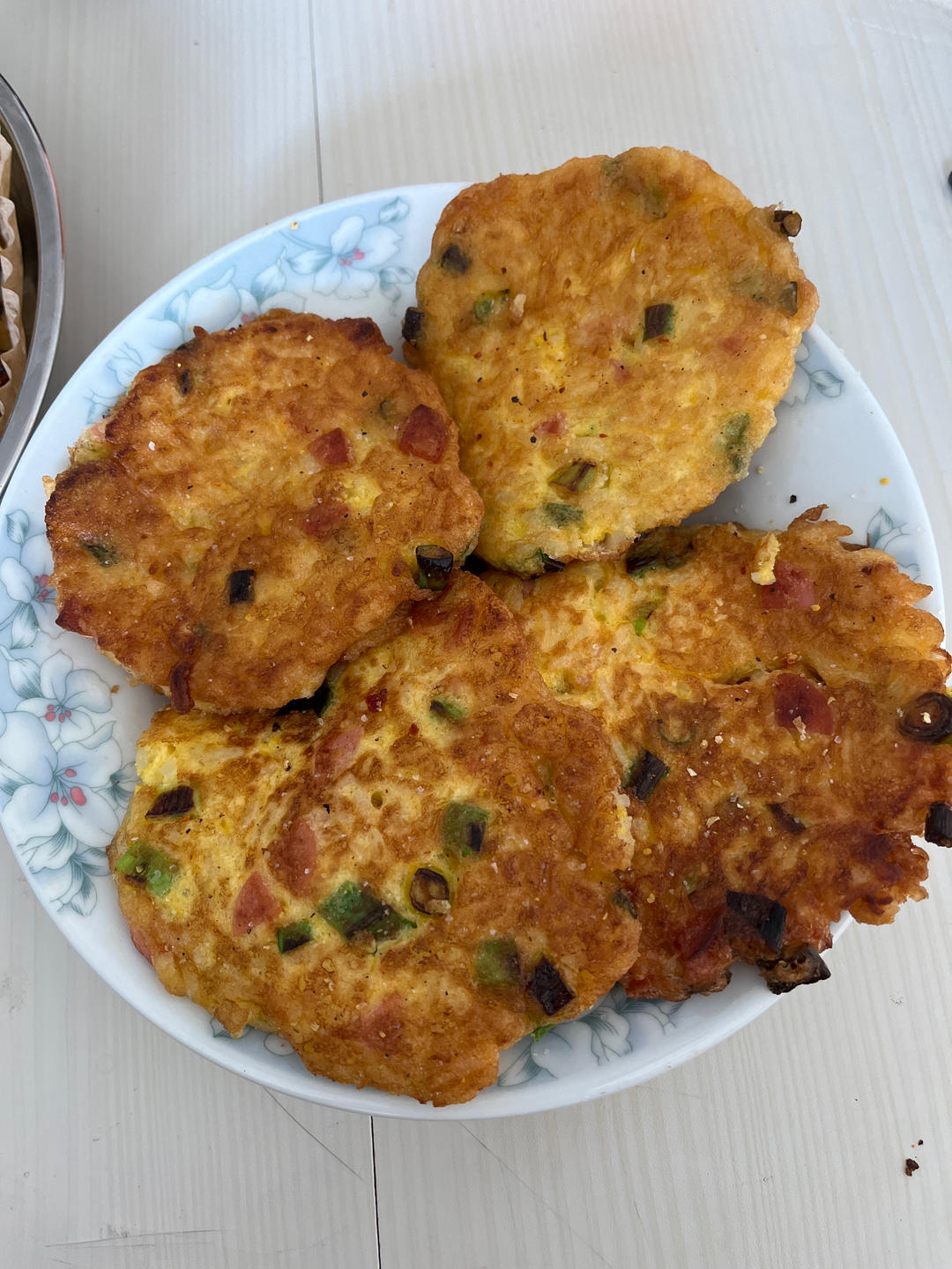早餐蛋饼，解决剩米饭的好方法，食材随意味道超赞👍