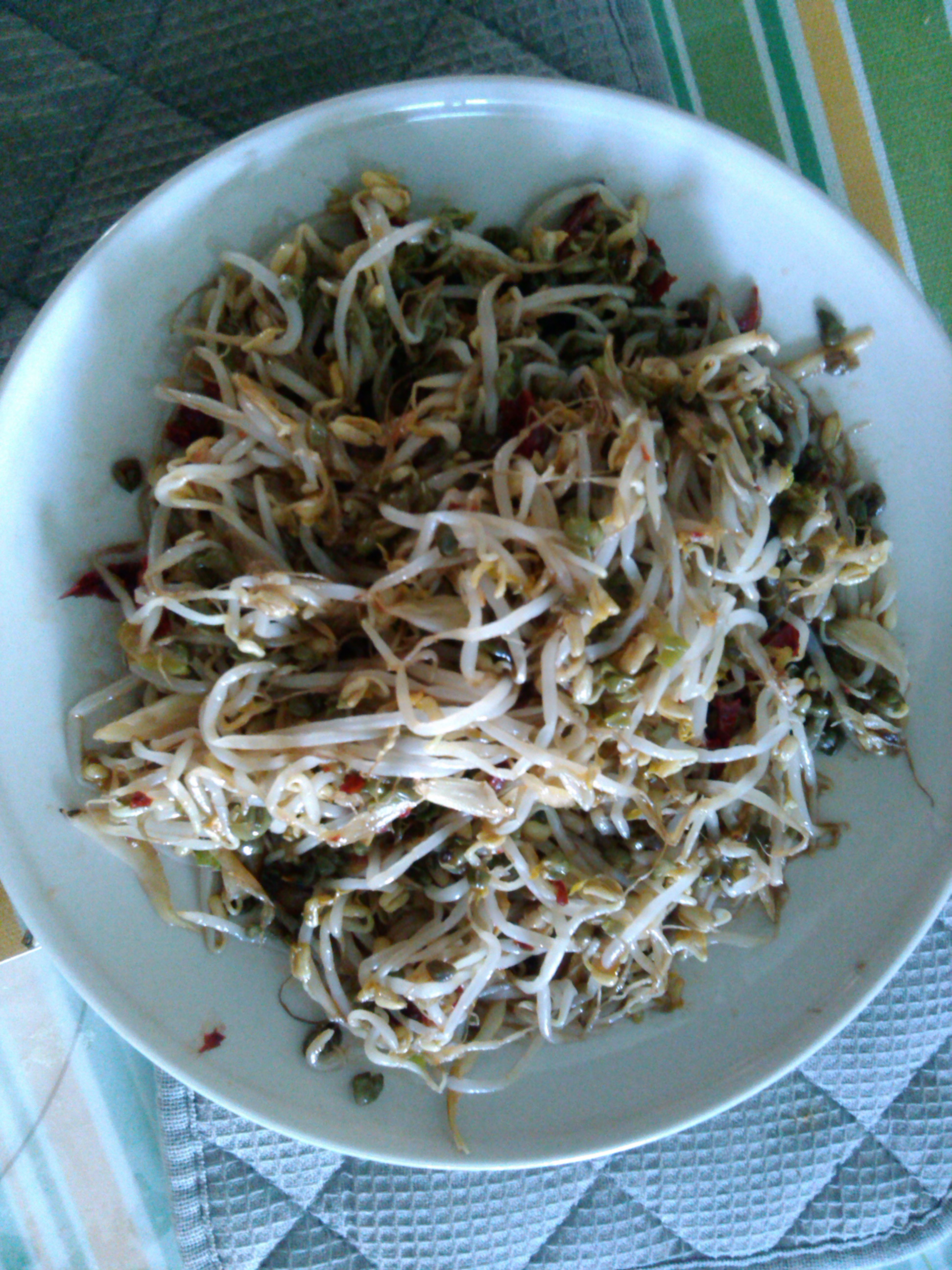 酸辣炝拌绿豆芽