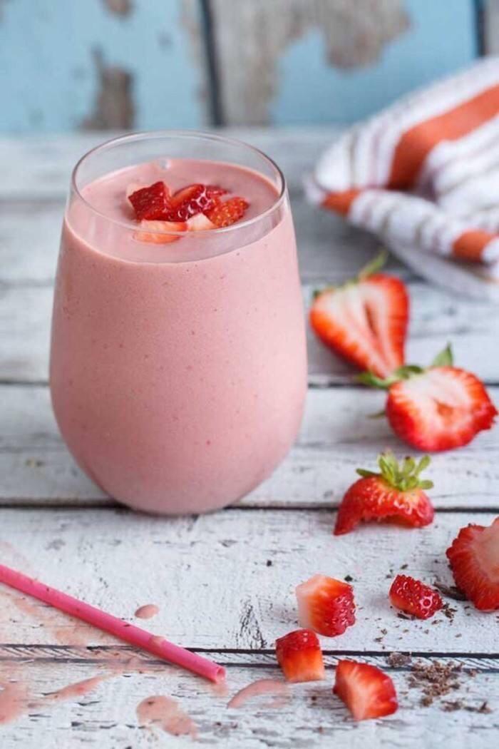 草莓🍓奶昔的做法