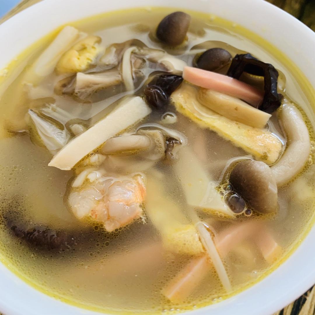 鲜味菌菇汤
