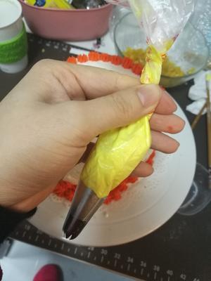 超详细的黄桃夹心戚风彩虹蛋糕的做法 步骤28