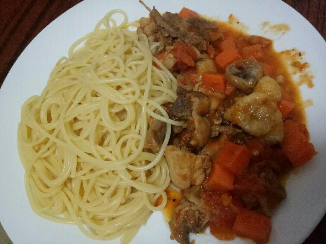 番茄鸡肉意面
